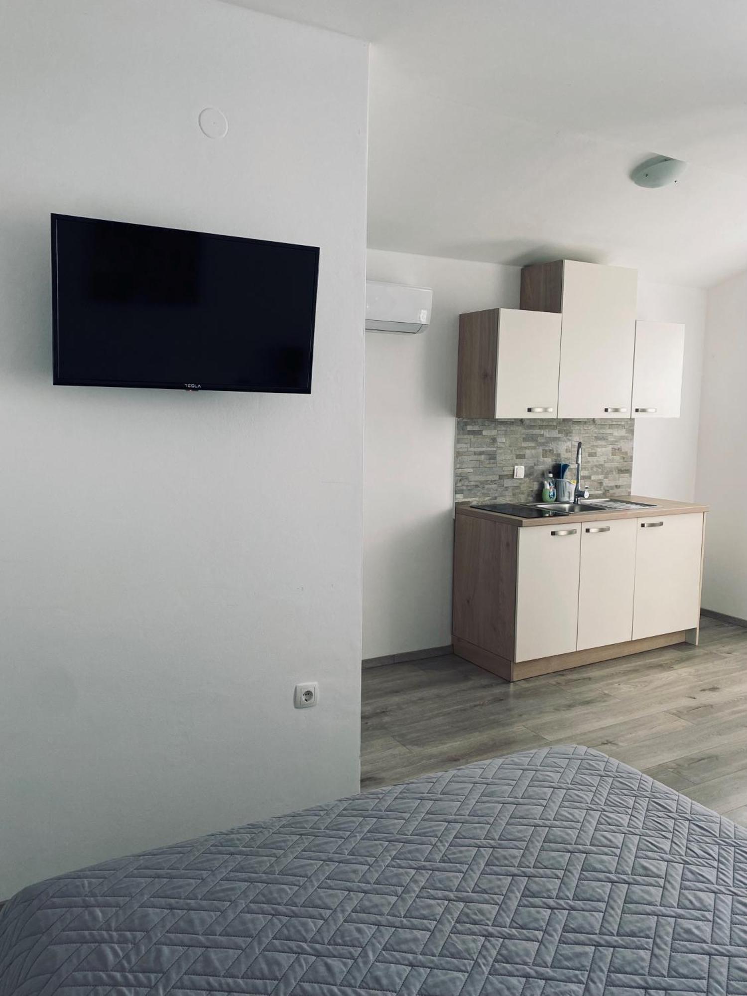 Apartmani Mila สตารีกราด-ปาเคลนีซา ภายนอก รูปภาพ