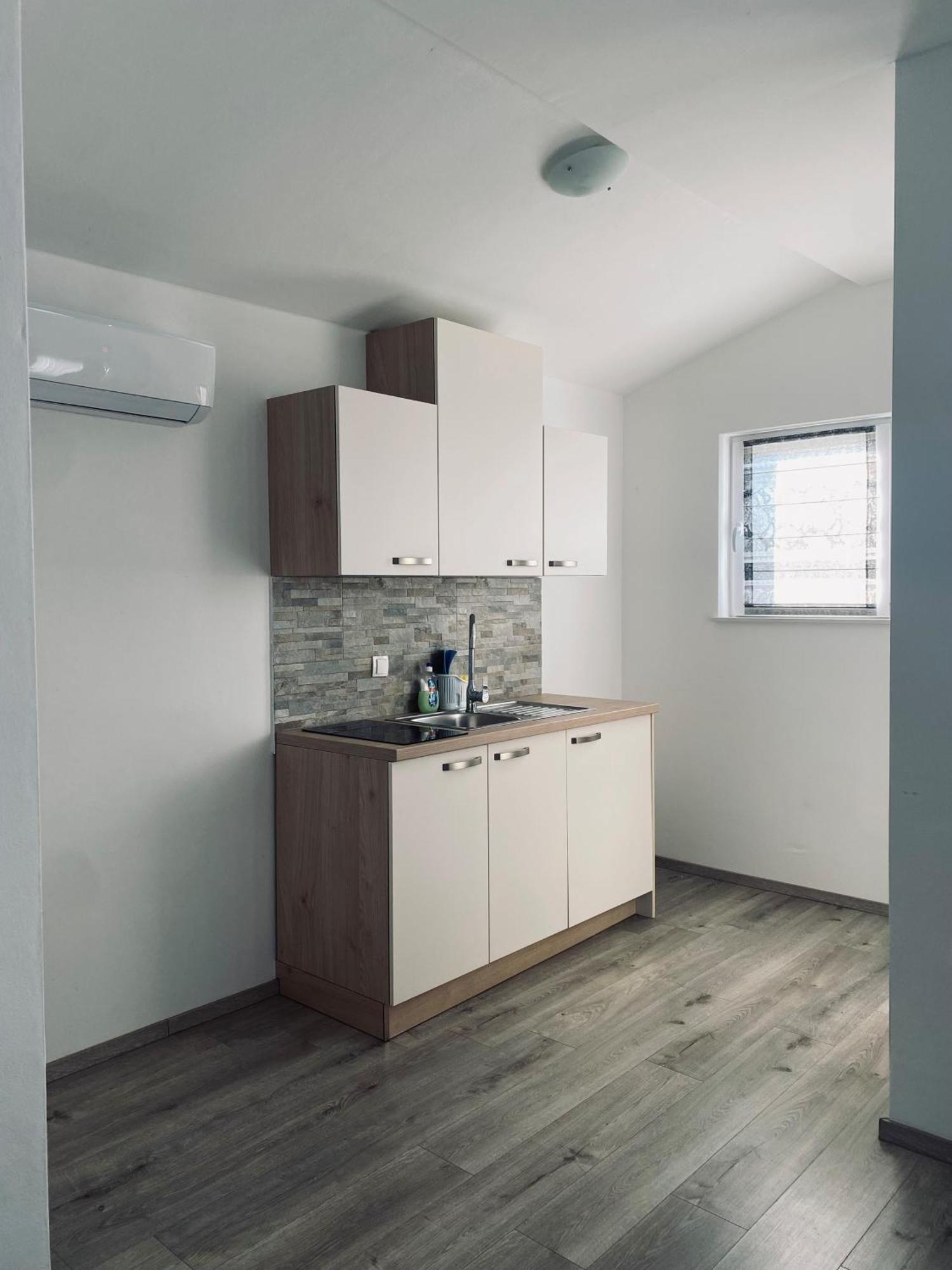 Apartmani Mila สตารีกราด-ปาเคลนีซา ภายนอก รูปภาพ