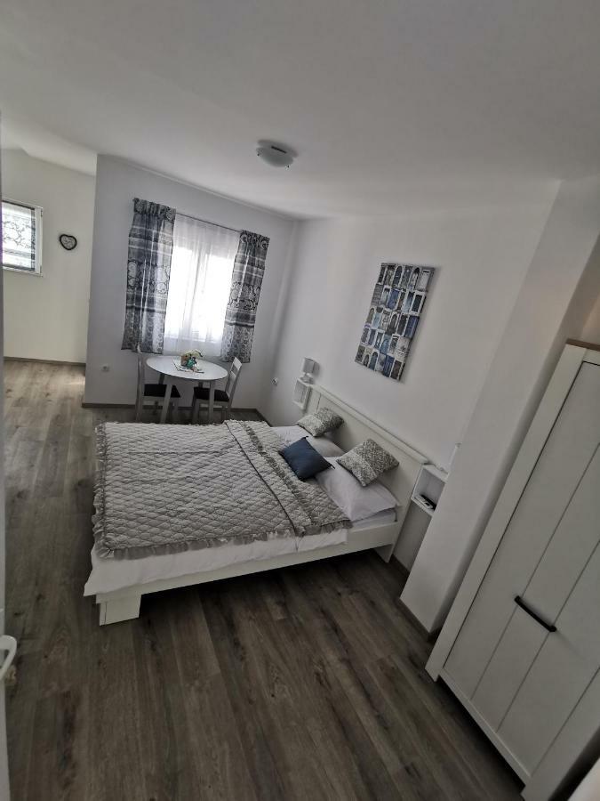 Apartmani Mila สตารีกราด-ปาเคลนีซา ภายนอก รูปภาพ