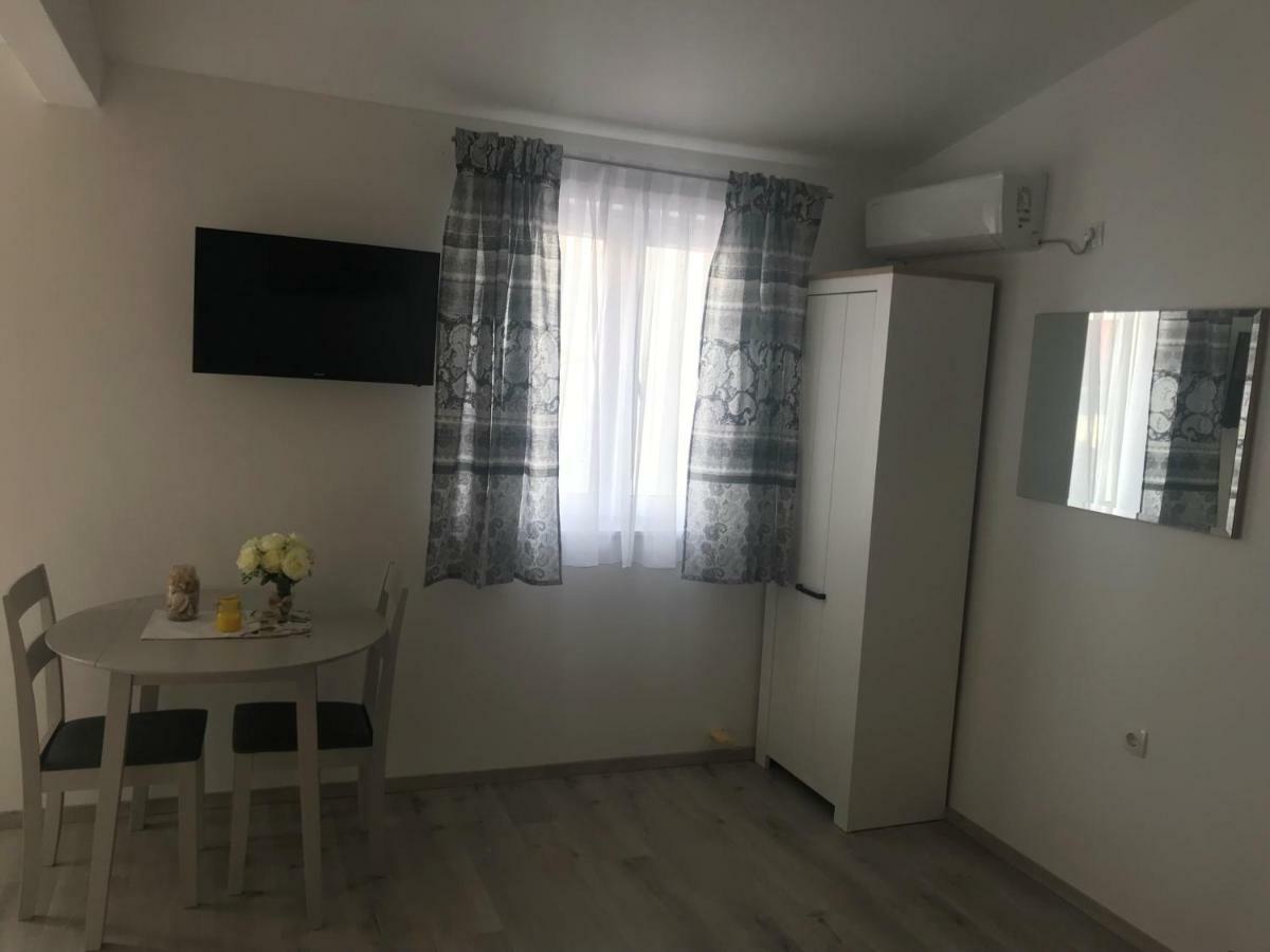 Apartmani Mila สตารีกราด-ปาเคลนีซา ภายนอก รูปภาพ