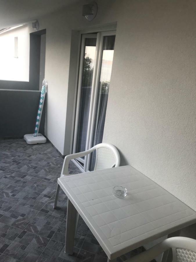 Apartmani Mila สตารีกราด-ปาเคลนีซา ภายนอก รูปภาพ